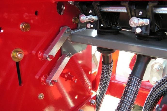 amber_1200_wieszak_z_przewodami_wysiewajacymi