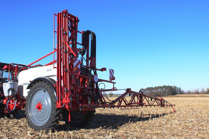 opryskiwacz_polowy_przyczepiany_unia_plus_rex_2518_5