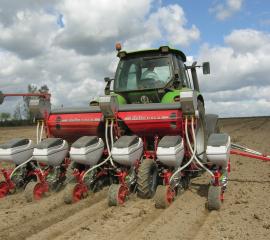 siewnik-punktowy-pneumatyczny-do-kukurydzy-delta_f