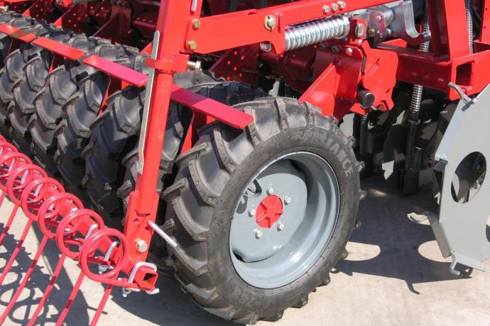 amber_1200_wal_oponowy_670mm