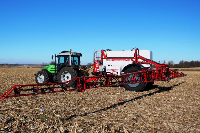 opryskiwacz_polowy_przyczepiany_unia_europa_premium_6027_4