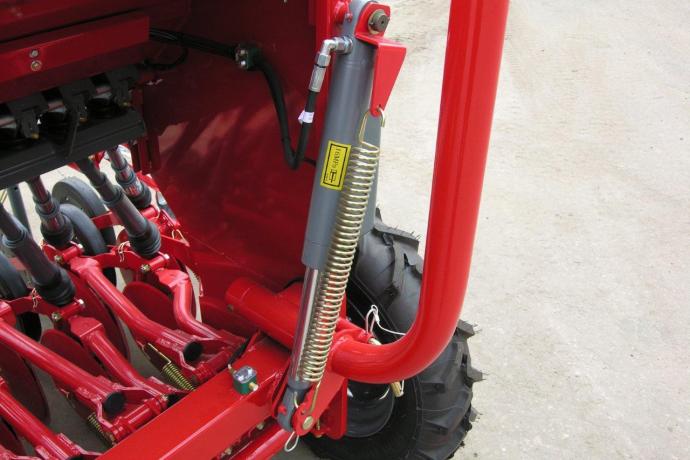 polonez_-_silownik_do_znacznikow_przejazdu