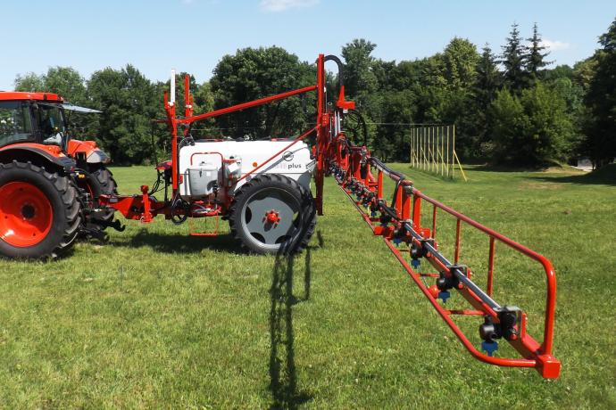 opryskiwacz_przyczepiany_unia_plus_1618_2