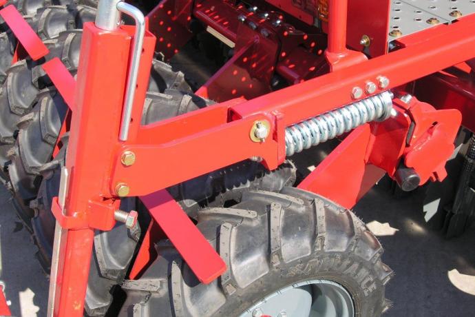 amber_1200_-_zabezpieczenie_zgrzebla_tylnego