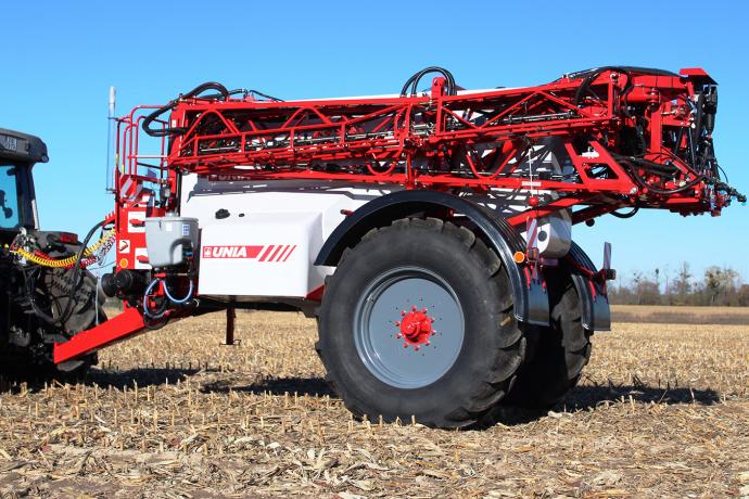 opryskiwacz_polowy_przyczepiany_unia_europa_premium_6027_1