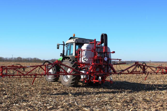 opryskiwacz_polowy_zawieszany_unia_rex_1215_7