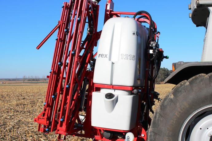 opryskiwacz_polowy_zawieszany_unia_rex_1215_2
