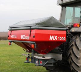 rozsiewacze-nawozow-ze-szczelinowym-systemem-wysiewu-mx_f